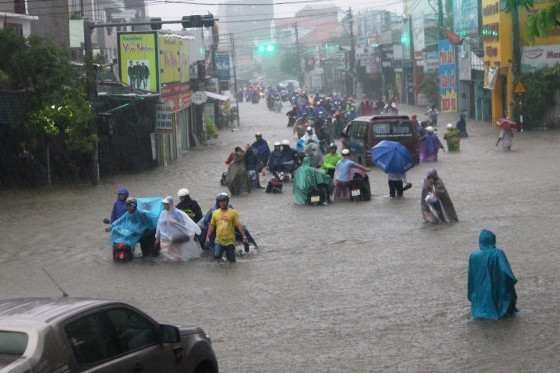 Bản tin trưa 29/10: Miền Trung tiếp tục mưa lớn, vượt 400mm trong 2 ngày tới