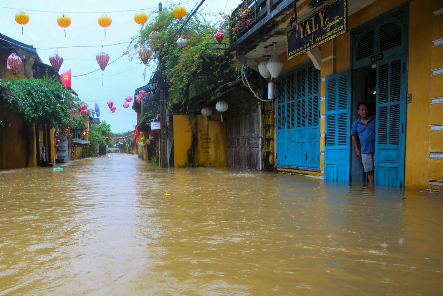 Dự báo thời tiết 29/10/2025: Miền Bắc lạnh về đêm, mưa lớn chưa dứt ở Huế, Đà Nẵng
