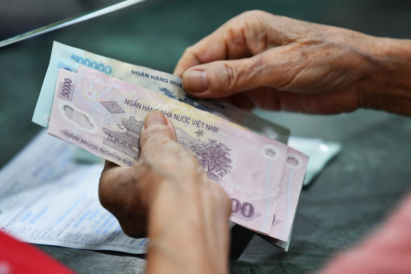 Kiến nghị tăng lương cơ sở từ 1/1/2026, không chờ đến giữa năm