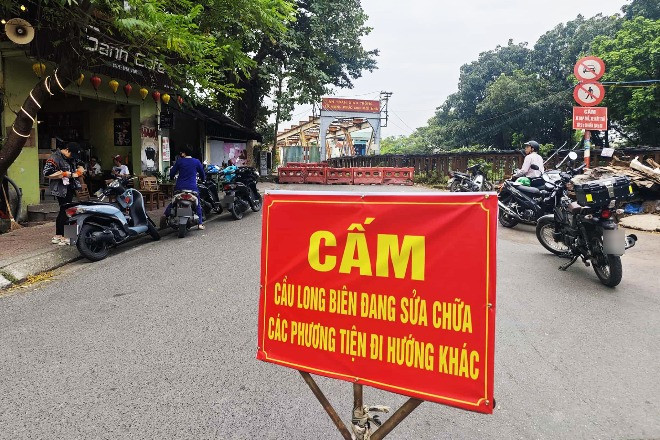 Cấm làn đường dành cho xe thô sơ trên cầu Long Biên trong 61 ngày