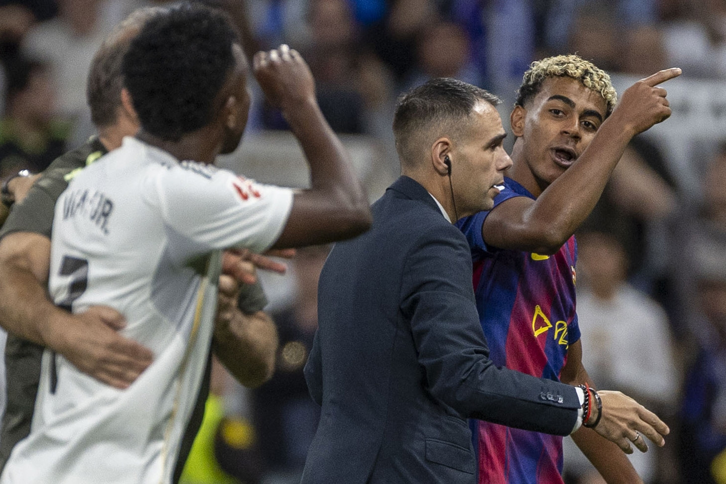 Barca lận đận: Hansi Flick căng thẳng và vấn đề Lamine Yamal