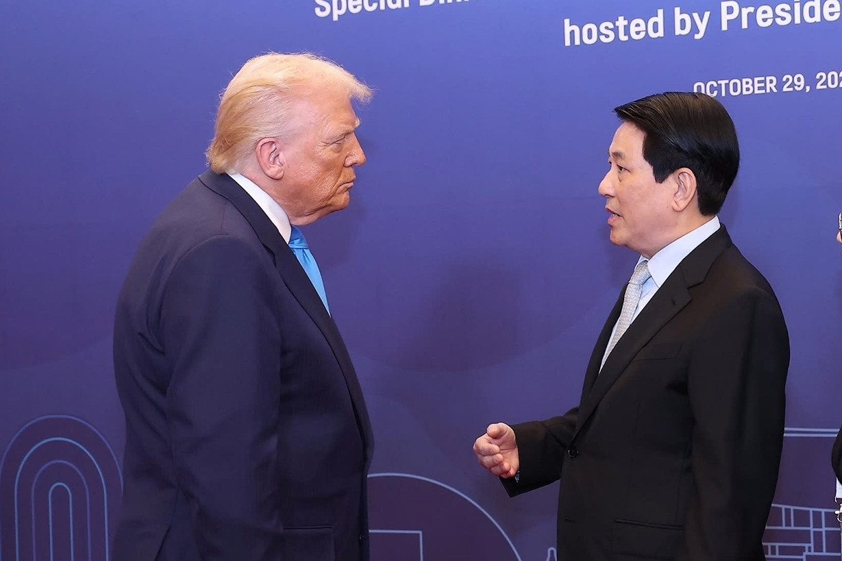 Chủ tịch nước Lương Cường gặp Tổng thống Mỹ Donald Trump