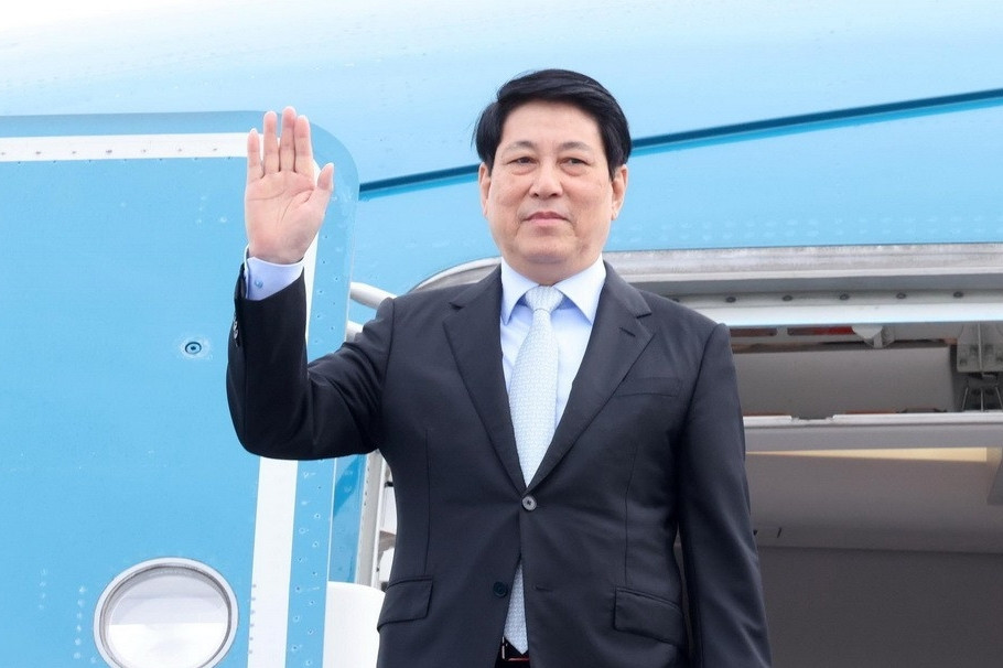 Chủ tịch nước Lương Cường lên đường dự Tuần lễ cấp cao APEC 2025