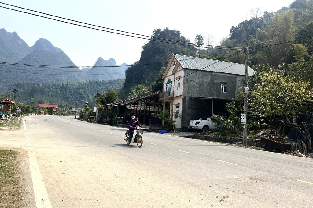 Chung tay xây dựng vùng biên bình yên, trù phú