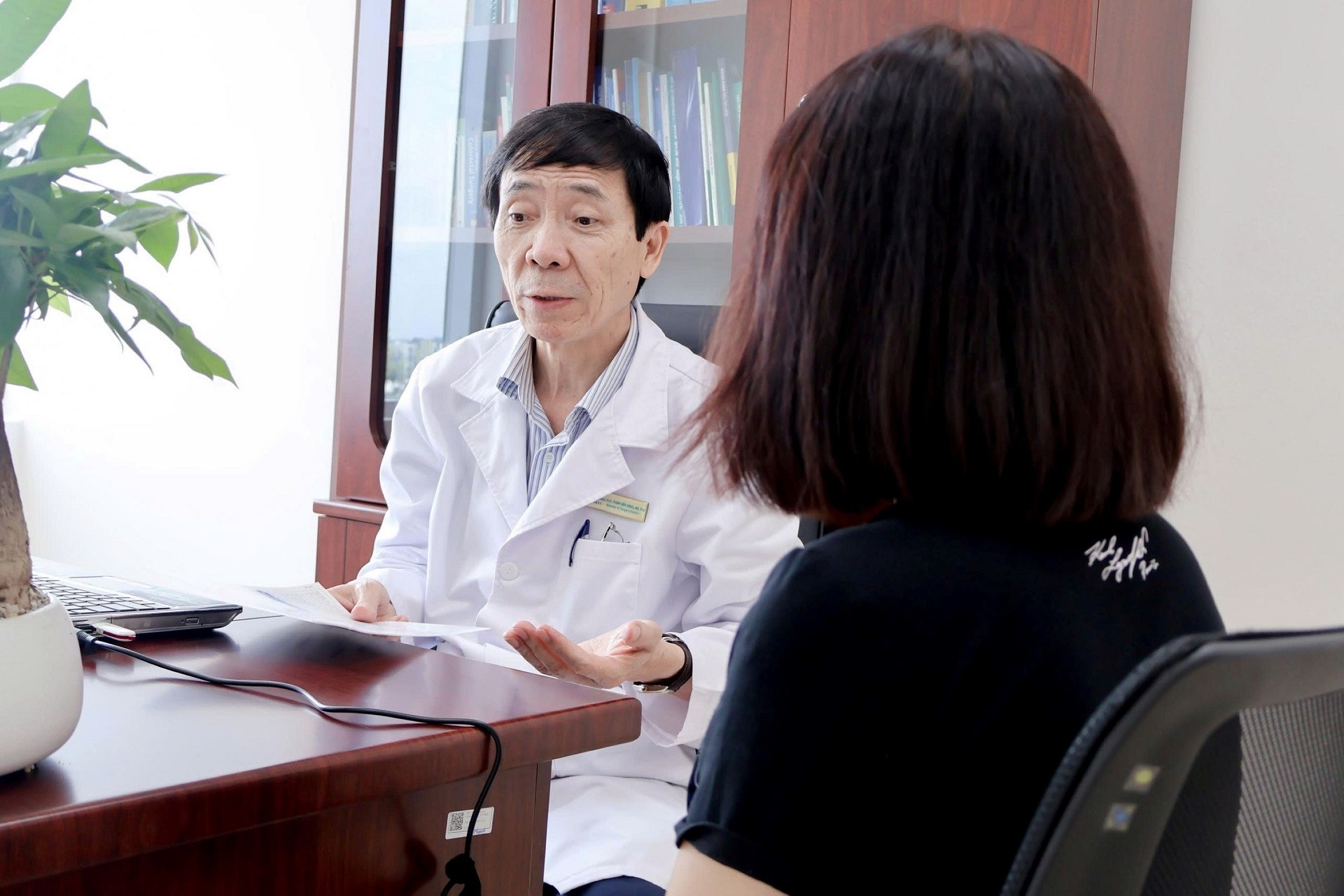 Hành trình mang y học hiện đại về quê nhà của ‘bàn tay vàng ngoại tiêu hóa’