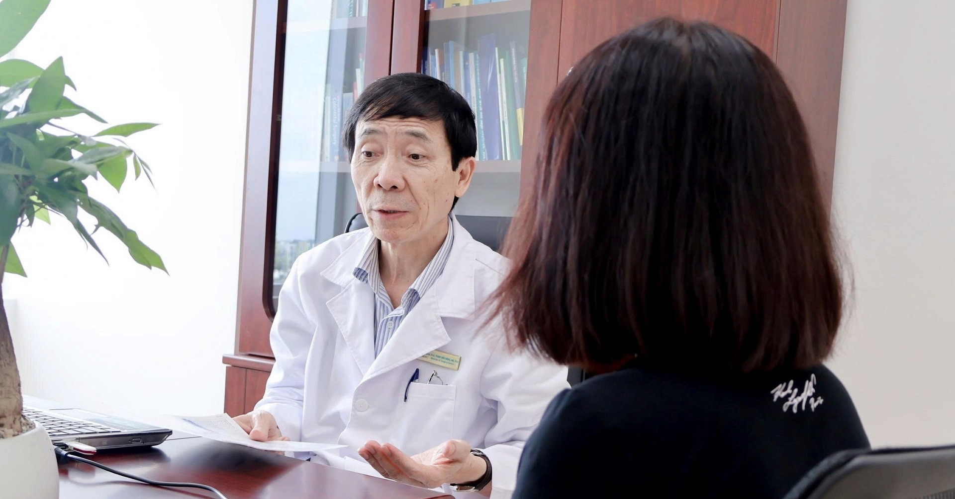 Hành trình mang y học hiện đại về quê nhà của ‘bàn tay vàng ngoại tiêu hóa’