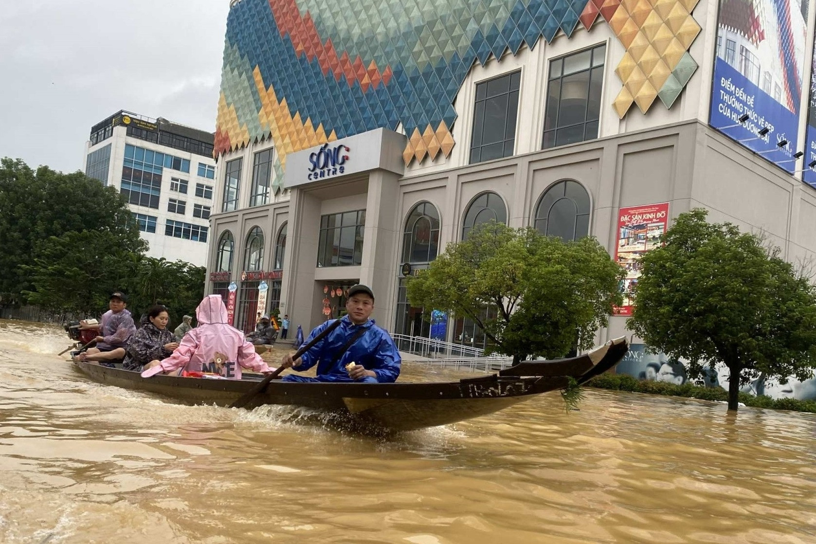 Hỗ trợ khẩn cấp 350 tỷ đồng cho TP Huế, Quảng Trị, Quảng Ngãi khắc phục thiệt hại mưa lũ