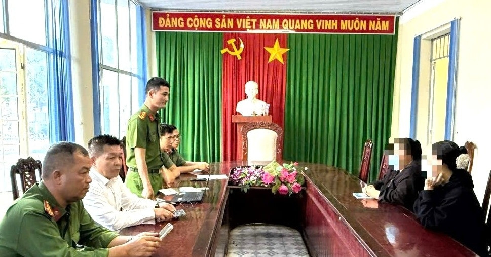 Hóng chuyện ở chợ rồi lên Facebook &amp;apos;buôn&amp;apos;, hai phụ nữ bị xử lý