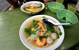 khach Tay an mi van than HN 1.png