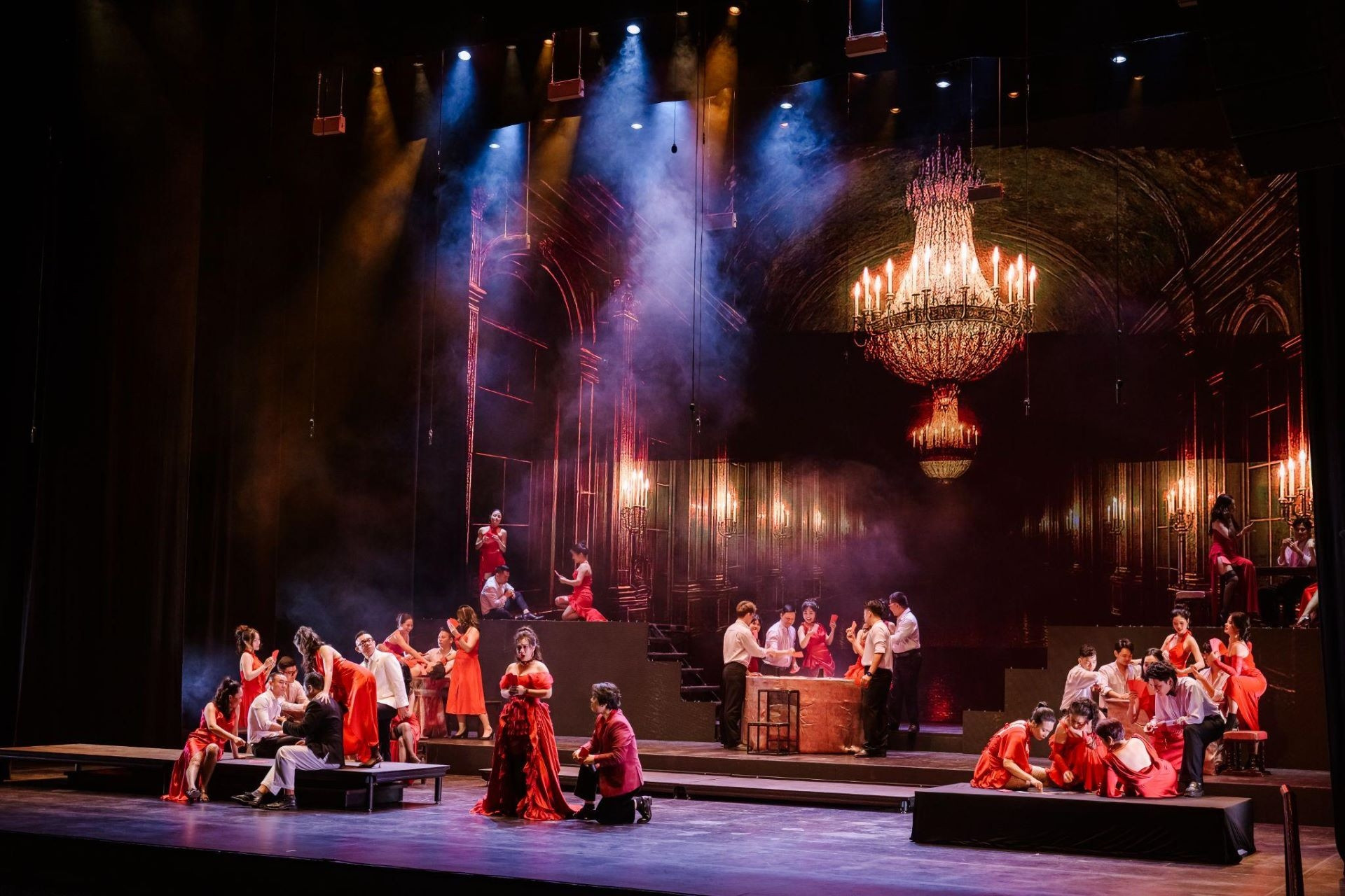 Khán giả Hà Nội đắm chìm trong bản tình ca bi tráng La Traviata