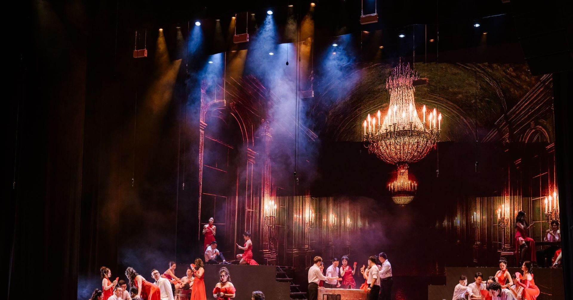 Khán giả Hà Nội đắm chìm trong bản tình ca bi tráng La Traviata