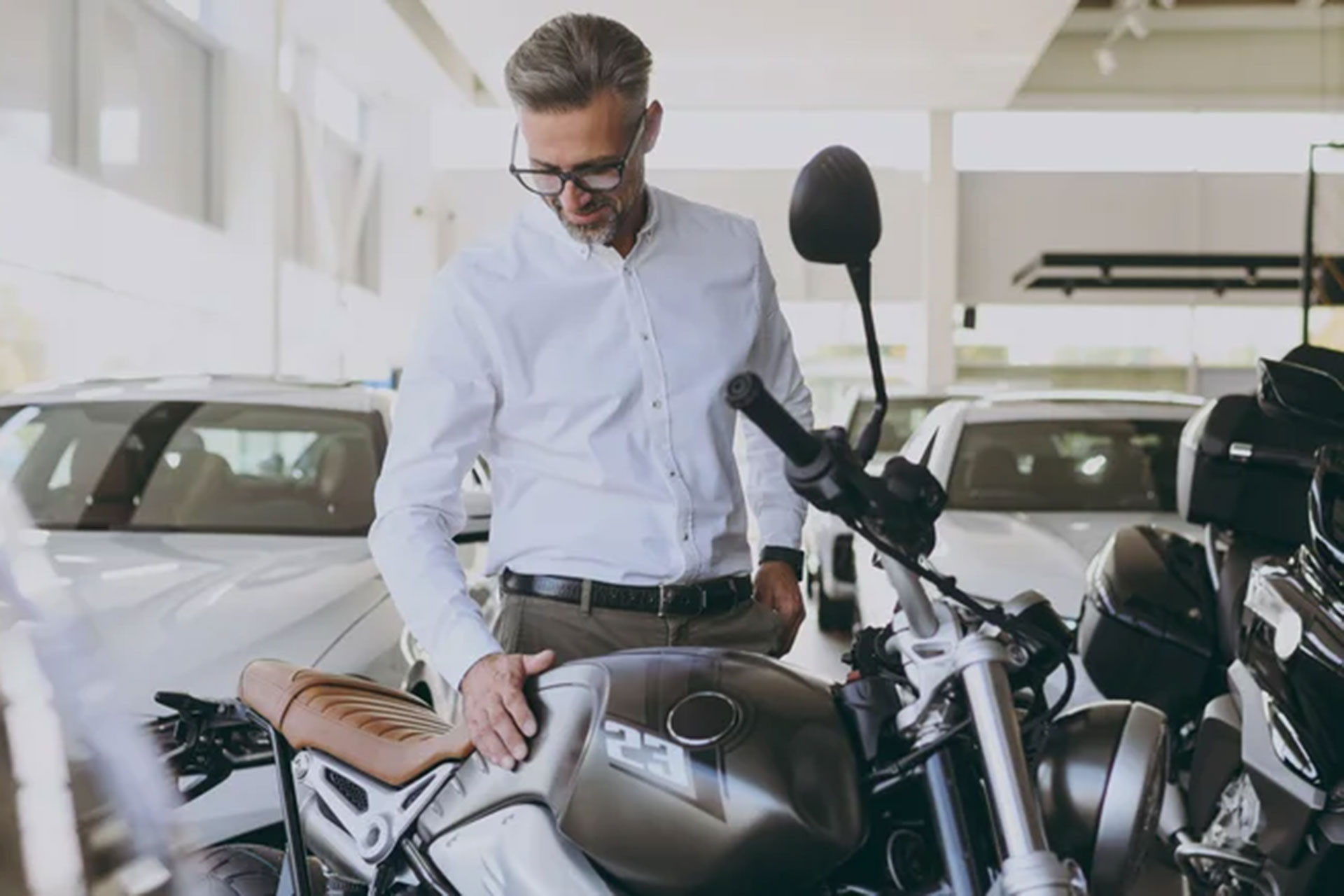 khong so vao xe nguoi khac.jpg