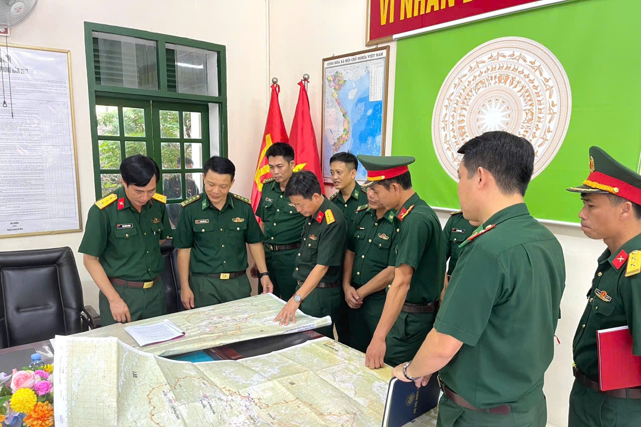 Kiểm tra thực hiện nhiệm vụ quốc phòng tại Đồn Biên phòng Cửa khẩu Tén Tằn, Đồn Biên phòng Tam Chung