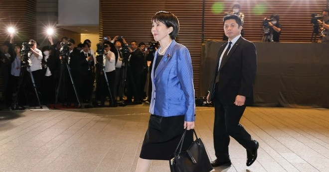 Mẫu túi xách của nữ Thủ tướng Takaichi &amp;apos;gây sốt&amp;apos; tại Nhật Bản