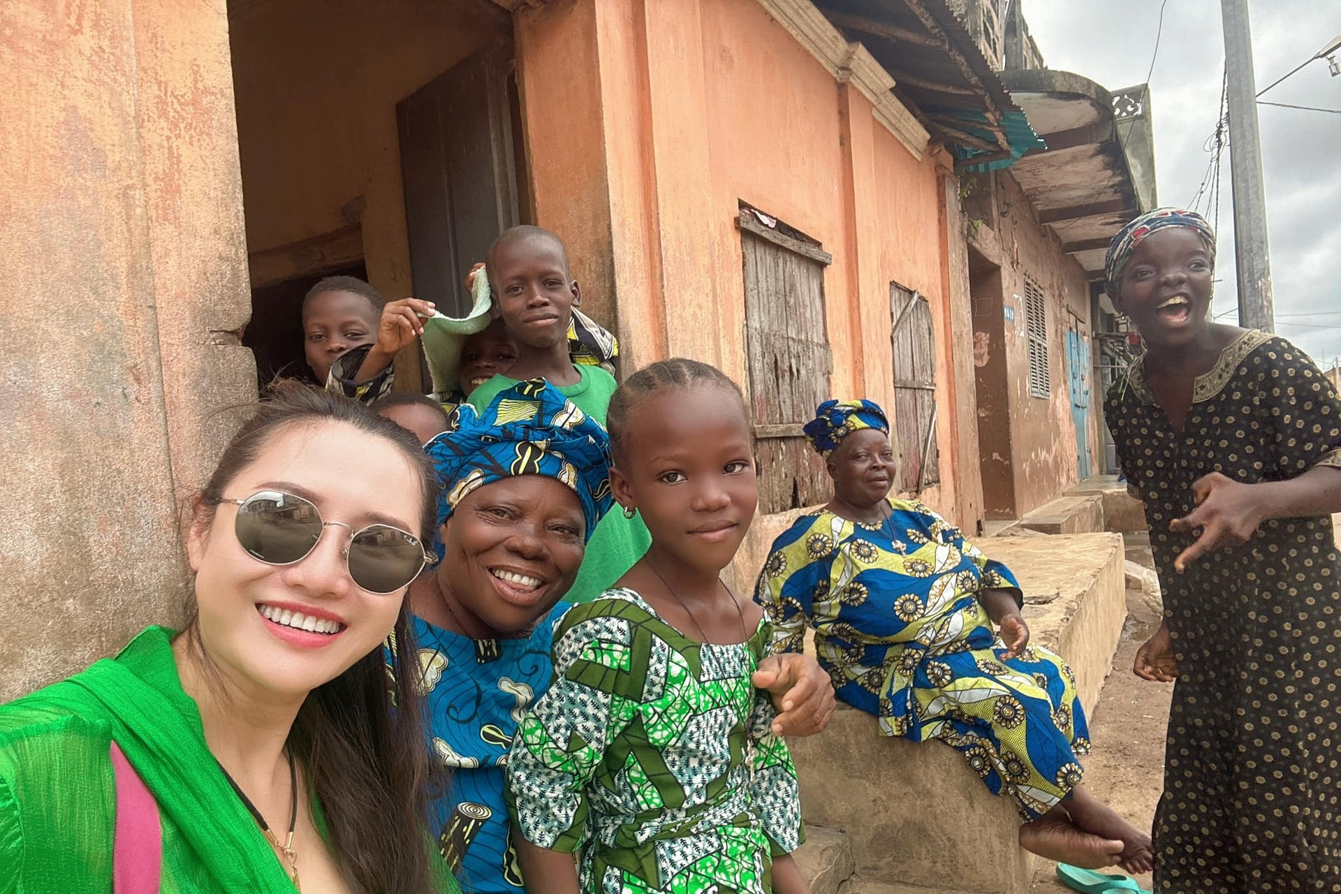 Nghỉ hưu sớm, người phụ nữ Hà Nội du lịch 80 quốc gia, kể chuyện 'rắc rối nhất'