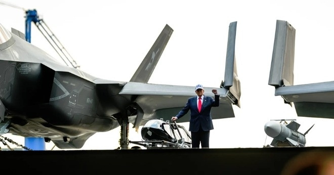 Ông Trump bất ngờ muốn các tàu sân bay Mỹ bỏ công nghệ máy phóng điện từ