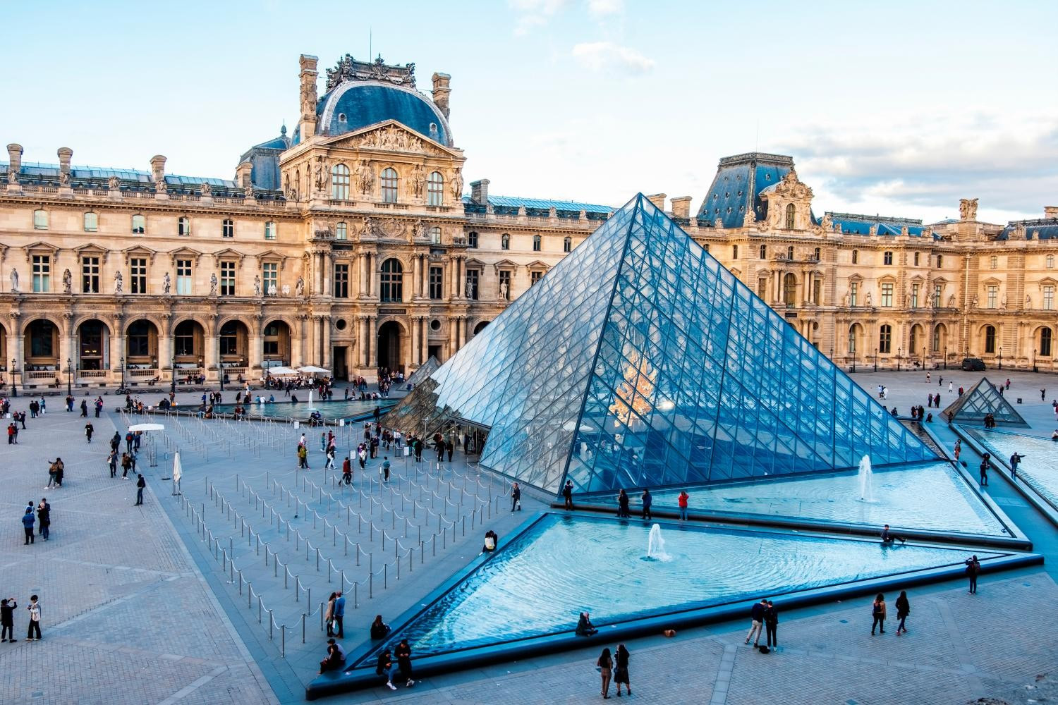 paris louvre pyramid hd.jpg