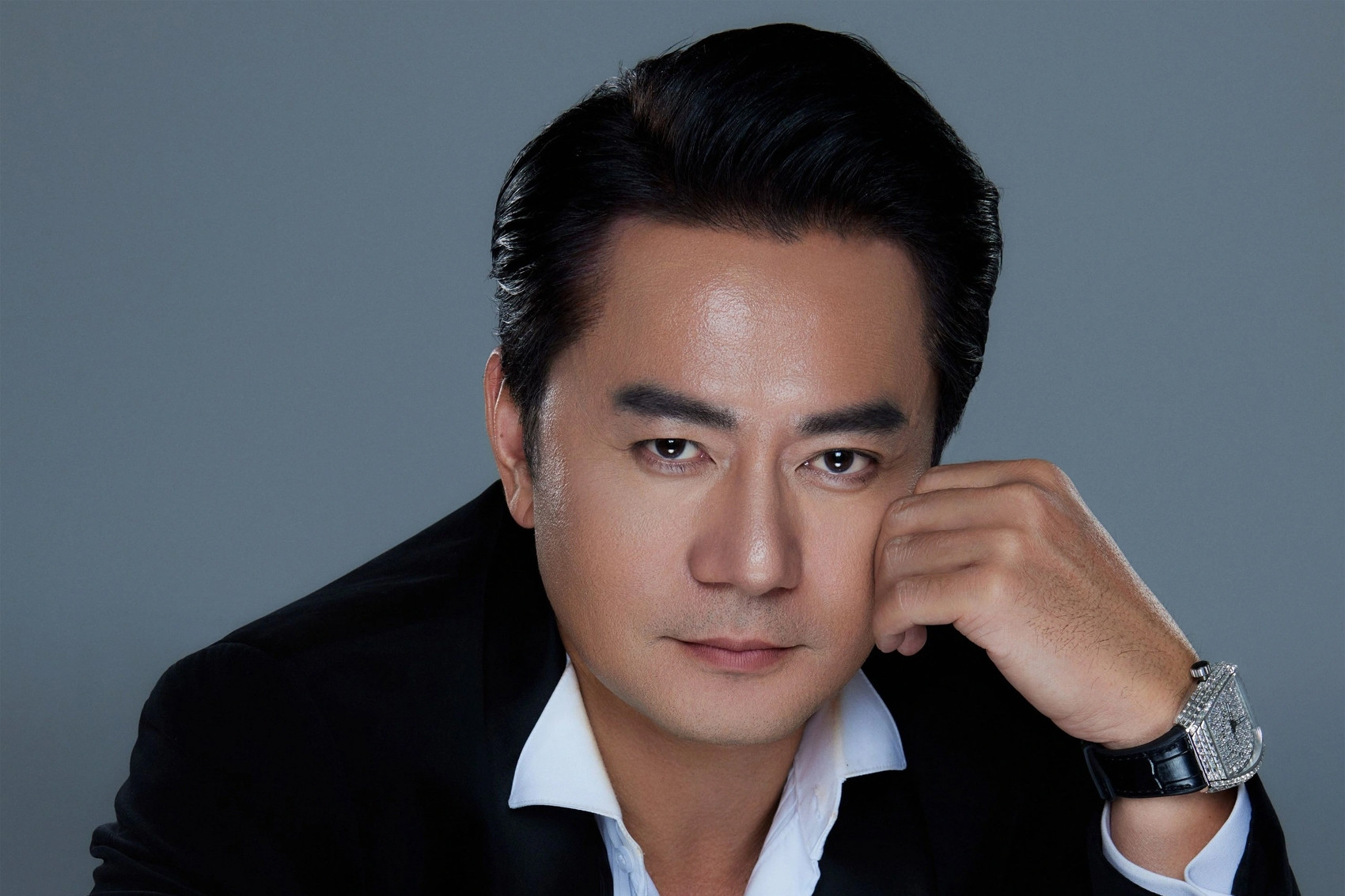 Sau cú đánh pickleball, nam diễn viên điển trai ngã quỵ xuống sân