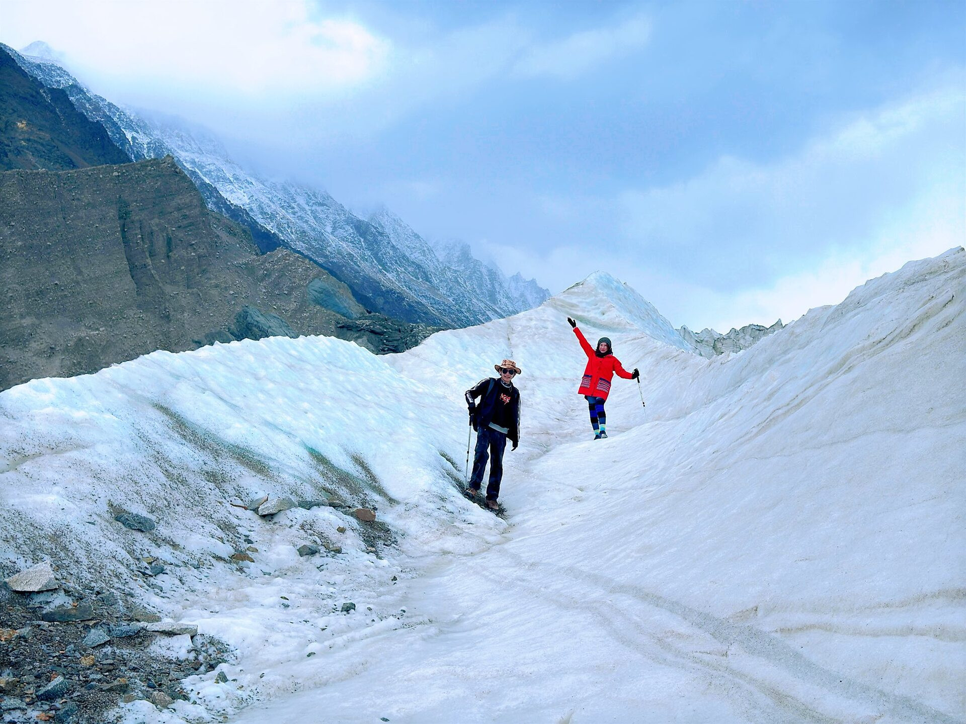 Sông băng Passu Glacier nằm ở thung lũng Hunza, thuộc vùng Gilgit Baltistan miền bắc Pakistan.jpg