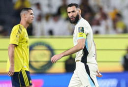 Benzema che mờ Ronaldo, Al Ittihad loại Al Nassr khỏi King’s Cup