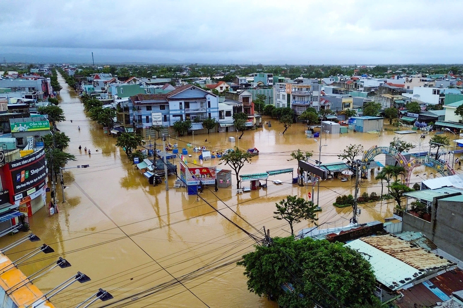 Tổng Bí thư gửi thư thăm hỏi đồng bào, chiến sĩ đang ứng phó với thiên tai