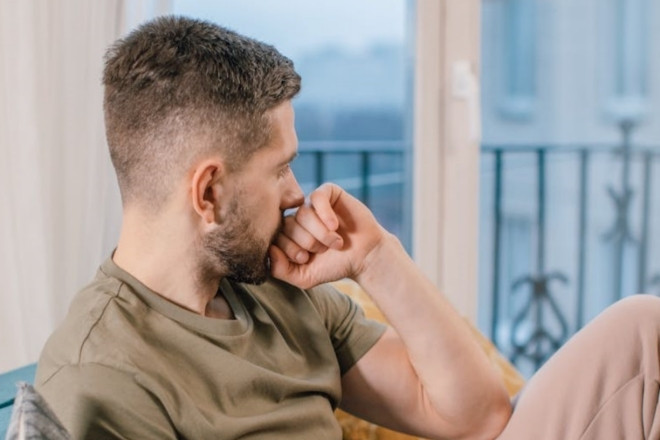 Vì câu nói của thông gia, bố làm một việc khiến con trai day dứt