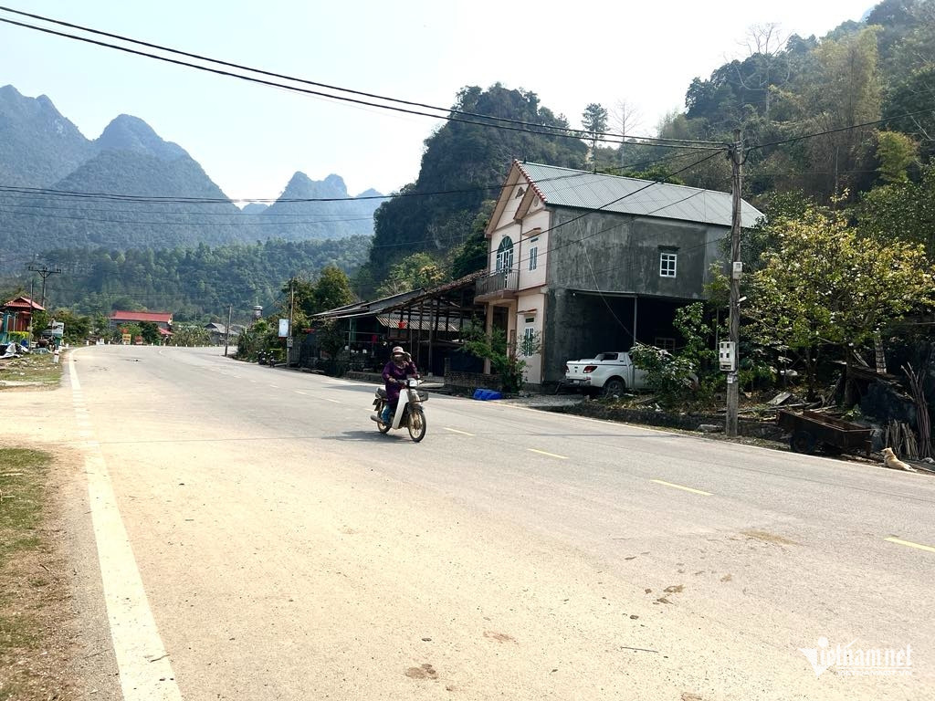 W-Bao ve bien gioi.jpg