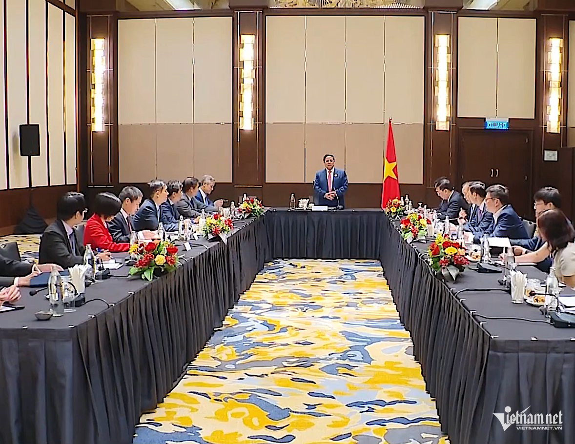 W-Các đại sứ.png