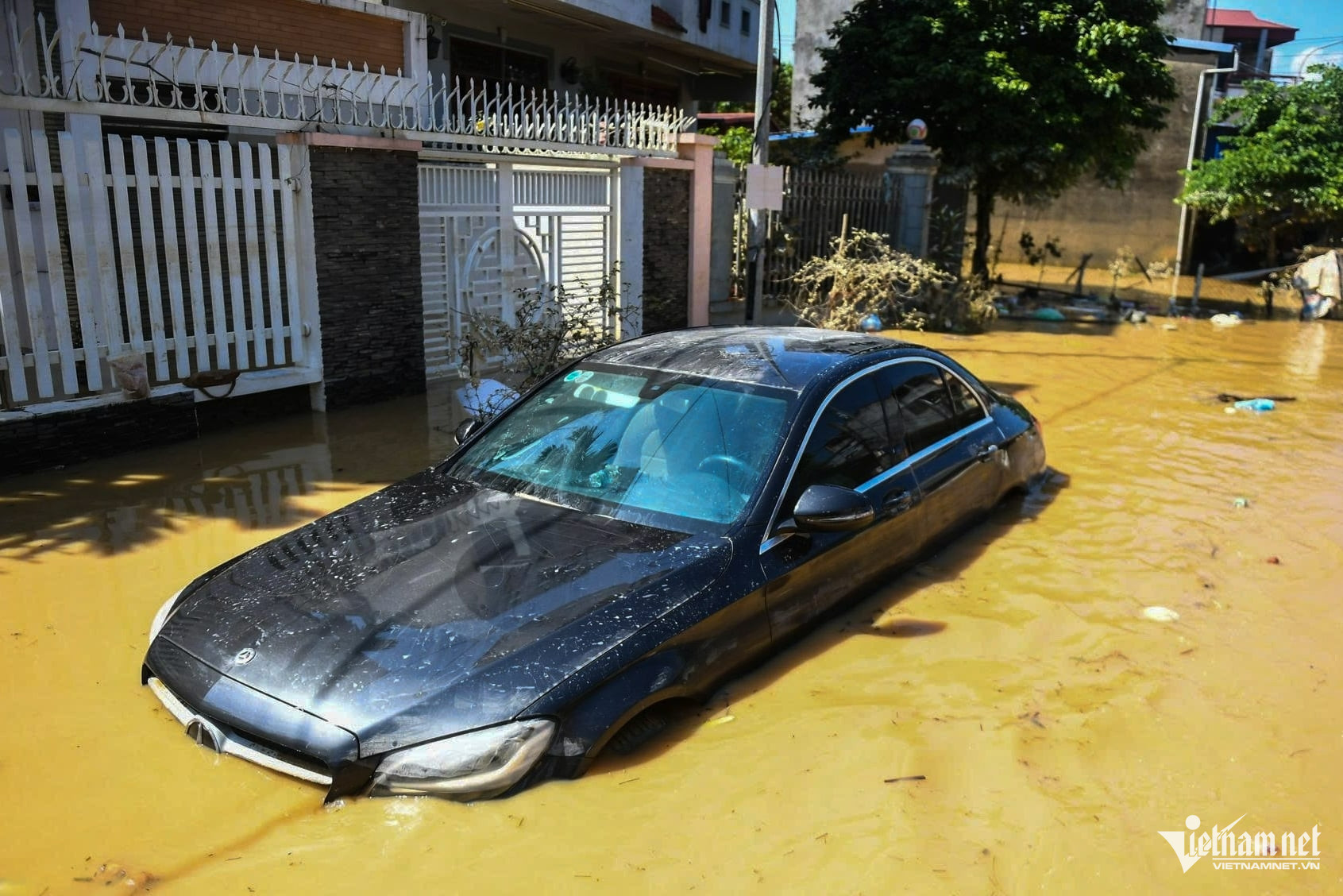 W-Ngap lut Thai Nguyen- Xe ngap nuoc- 2025.10.09.jpg