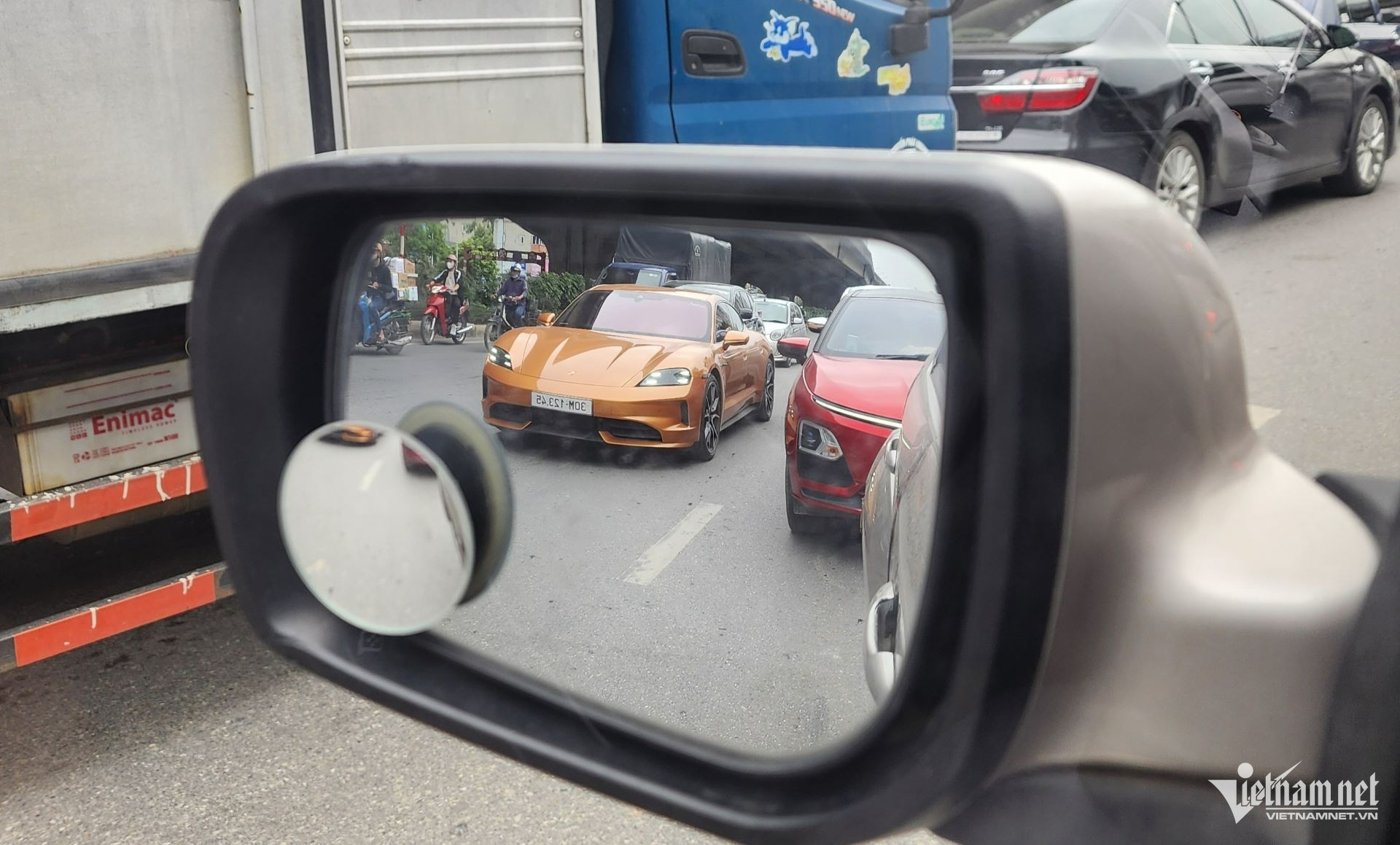 W-Posrche Taycan 4S bien 12345- 1.jpg