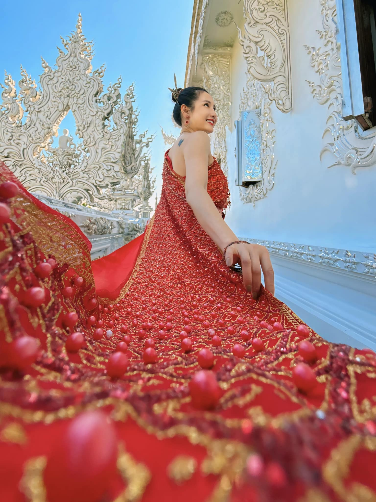 Wat Rong Khun hay còn gọi là Chùa Trắng ở Chiang Rai..jpg