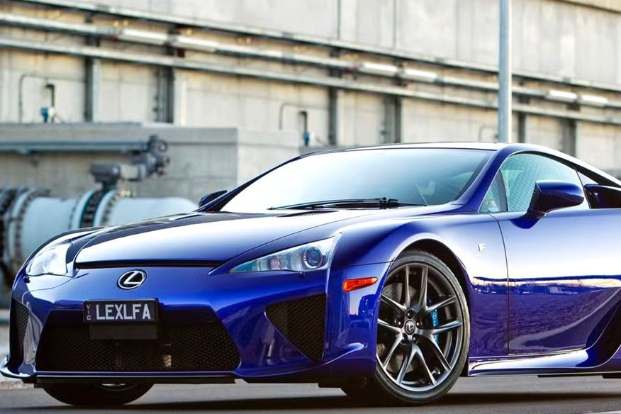 8 mẫu ô tô từng bị coi là “thất bại thảm hại” nay có giá triệu USD