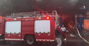 Bất ngờ danh tính thanh niên áo trắng lao vào hỗ trợ cứu hỏa ở Đắk Lắk