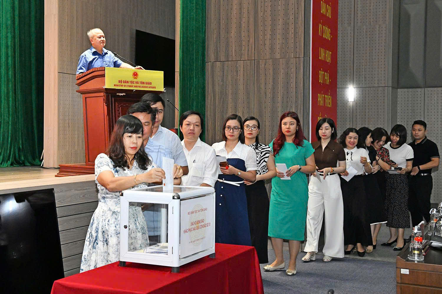 Bộ Dân tộc và Tôn giáo 3.jpg