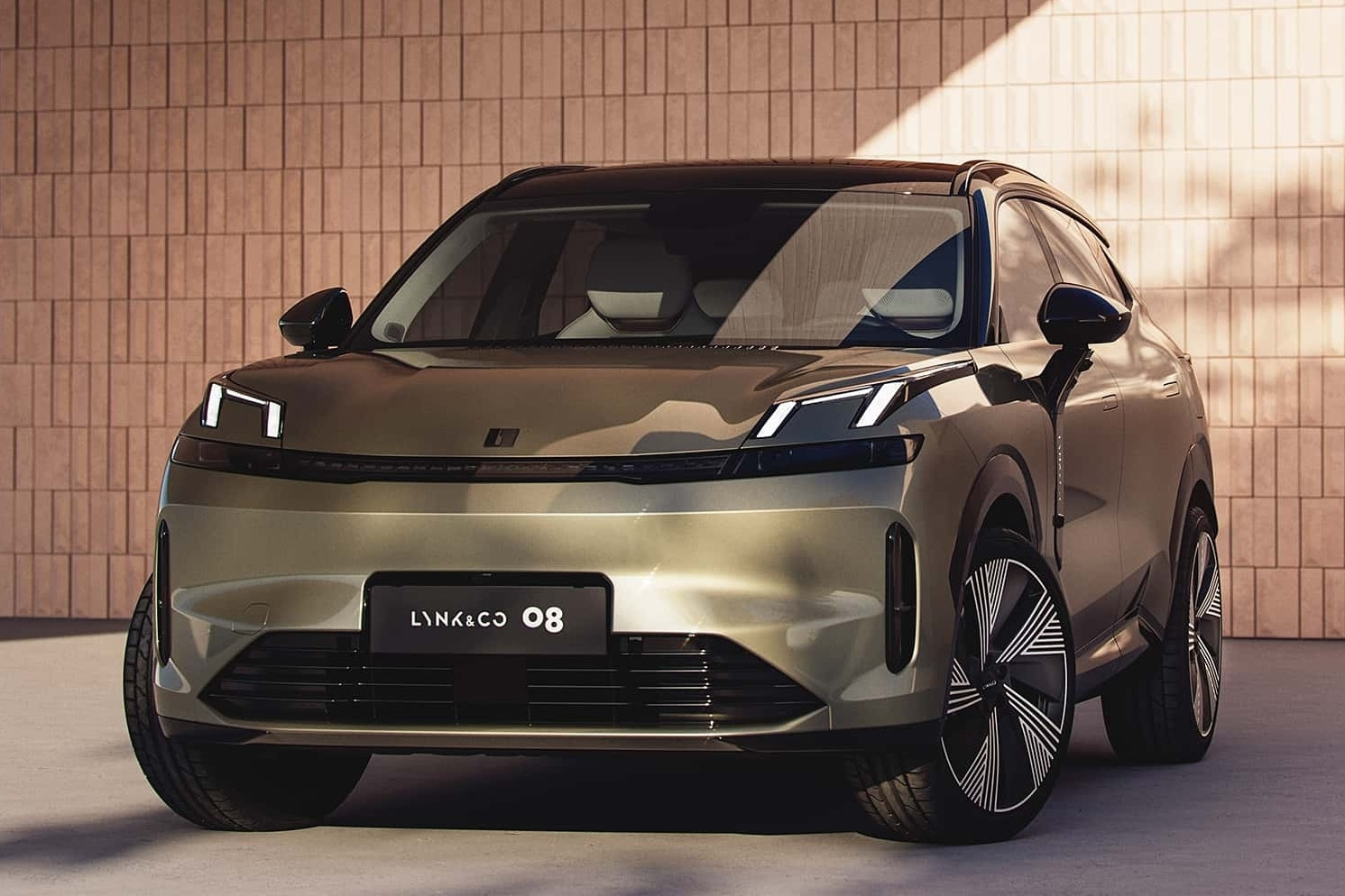 Bốn mẫu xe hybrid 'ăn xăng như ngửi' sắp ra mắt khách Việt trong 2 tuần tới