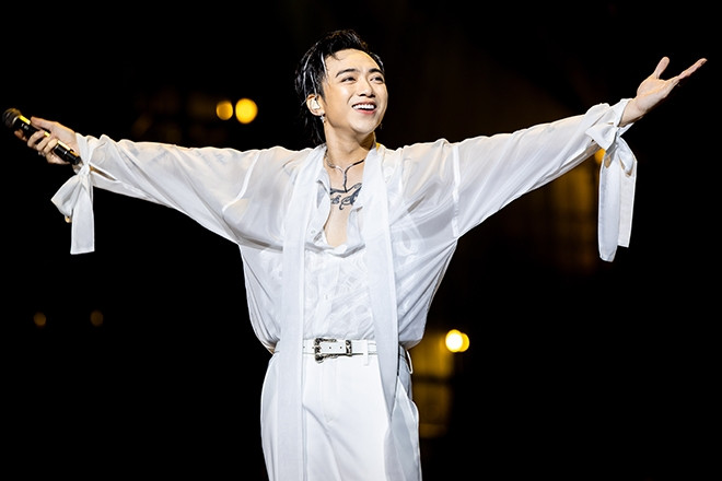 Ca sĩ Soobin Hoàng Sơn 'chơi lớn'