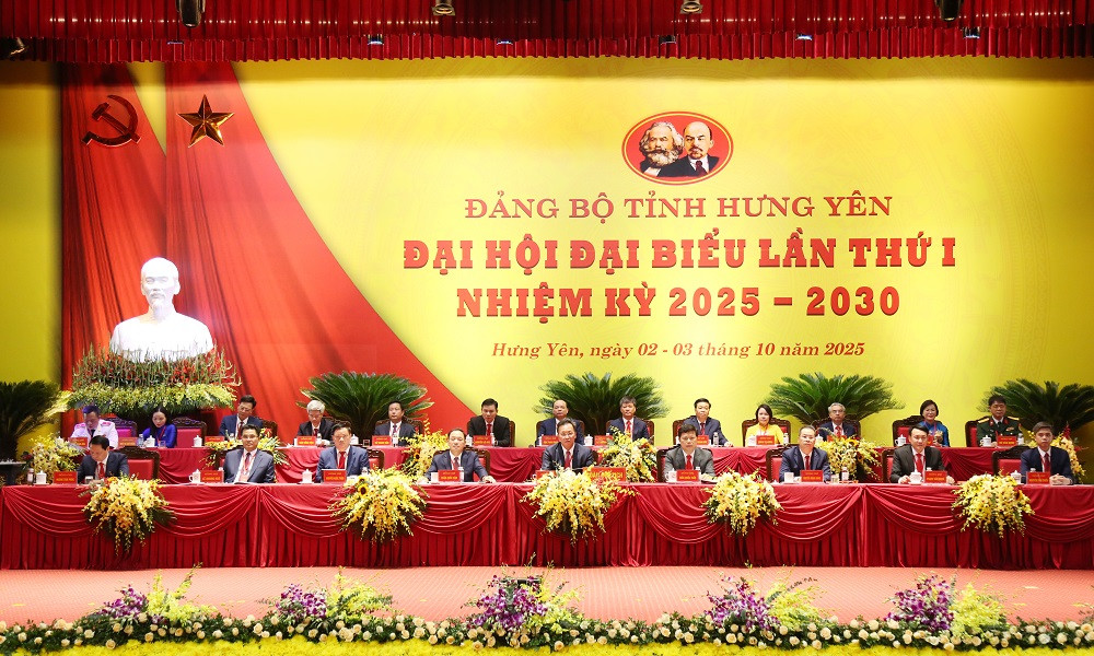 Đoàn Chủ tịch điều hành Đại hội_.jpg