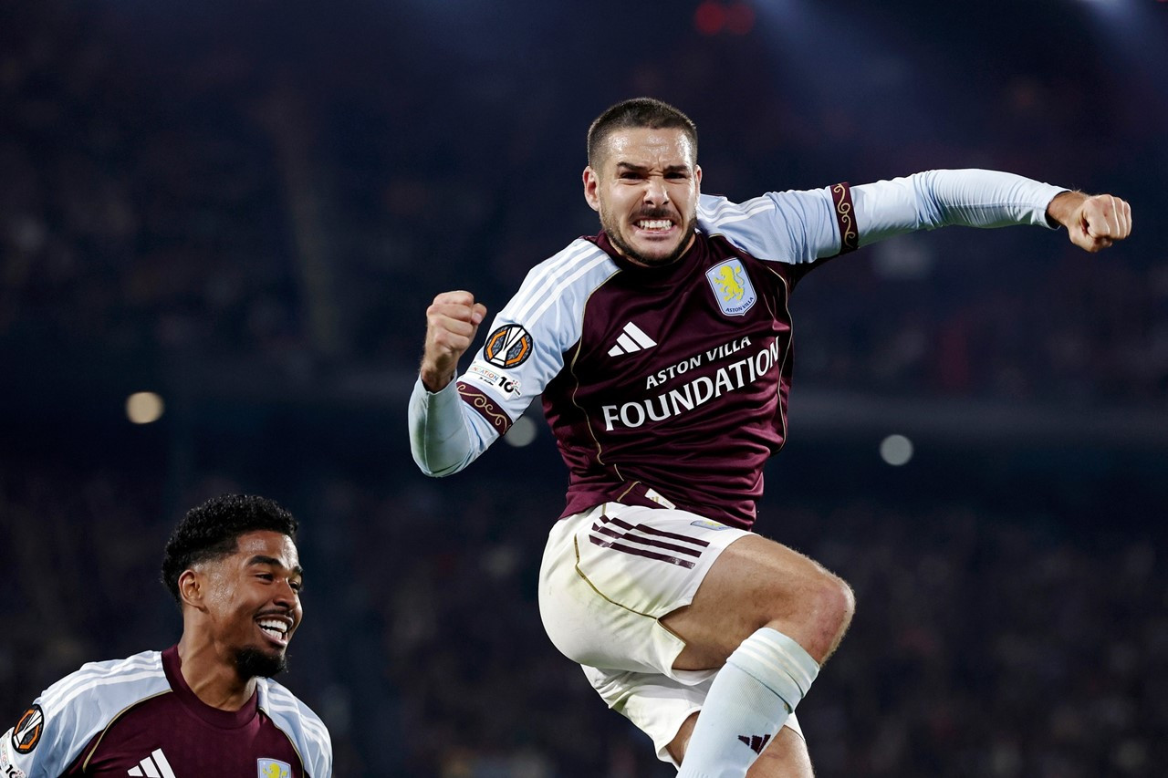 Feyenoord 0 2 Aston Villa.jpg