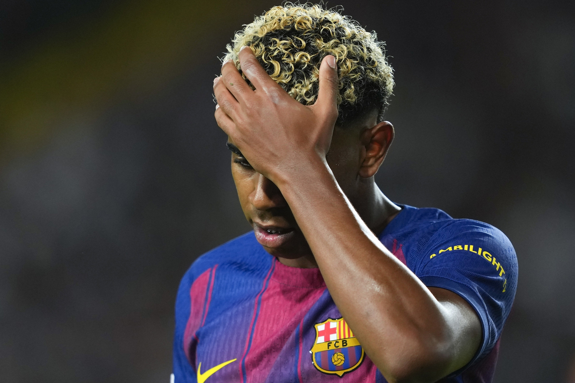 Lamine Yamal bị đau vẫn gọi, HLV tuyển Tây Ban Nha đáp gắt Barca