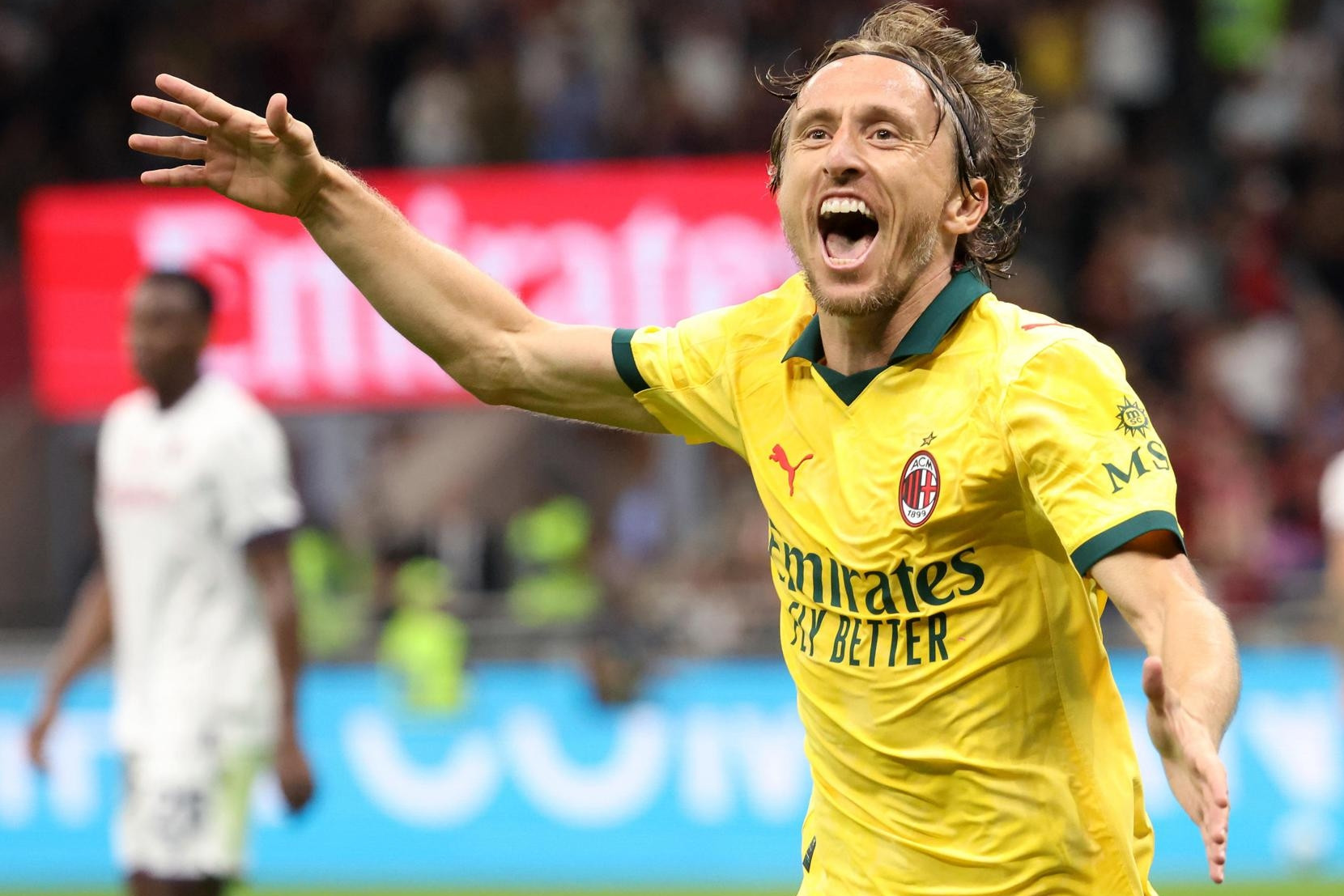 Luka Modric bay cao với Milan: Chinh phục Serie A bằng nghệ thuật