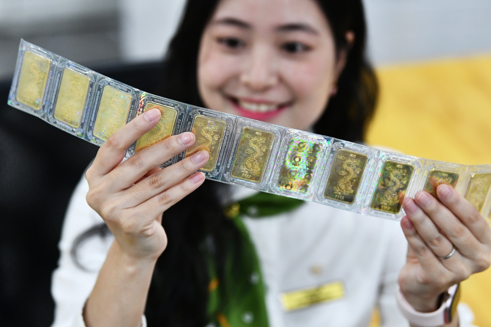 Giá vàng hôm nay 4/10/2025 SJC tăng mạnh lên sát 139 triệu đồng/lượng