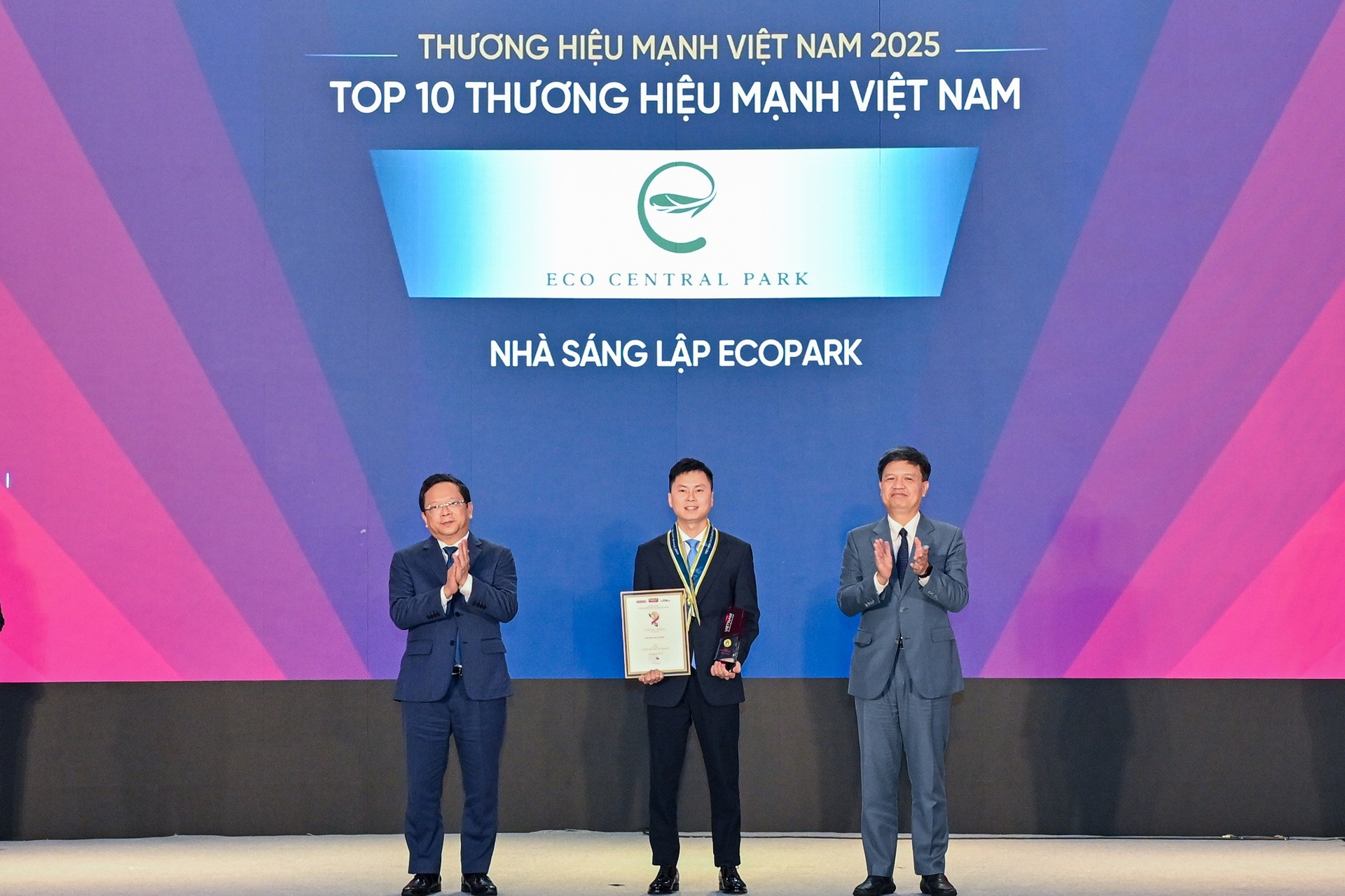 Nhà sáng lập Ecopark được vinh danh Thương hiệu mạnh Việt Nam 2025