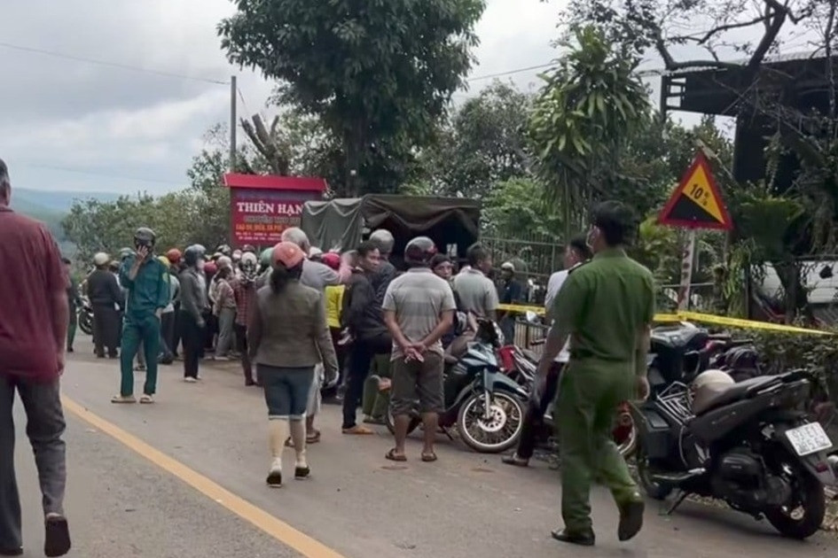 Phát hiện 3 người tử vong với nhiều vết thương, két sắt trong nhà bị xáo trộn