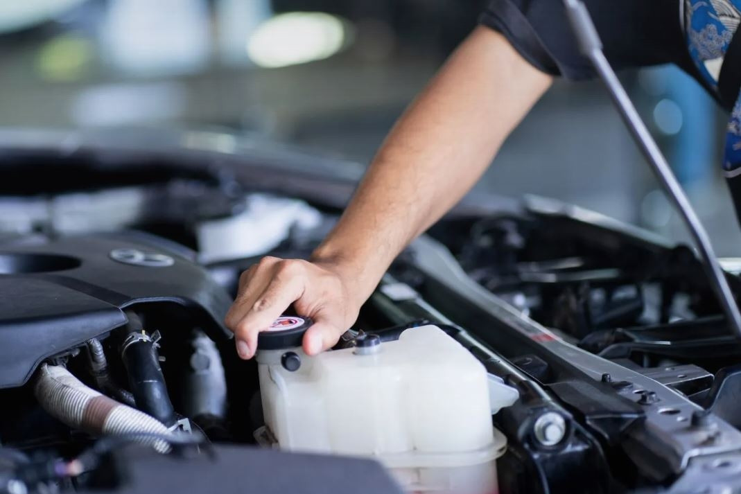 Thợ sửa ô tô tiết lộ vì sao xe châu Âu bảo dưỡng tốn kém, đắt đỏ