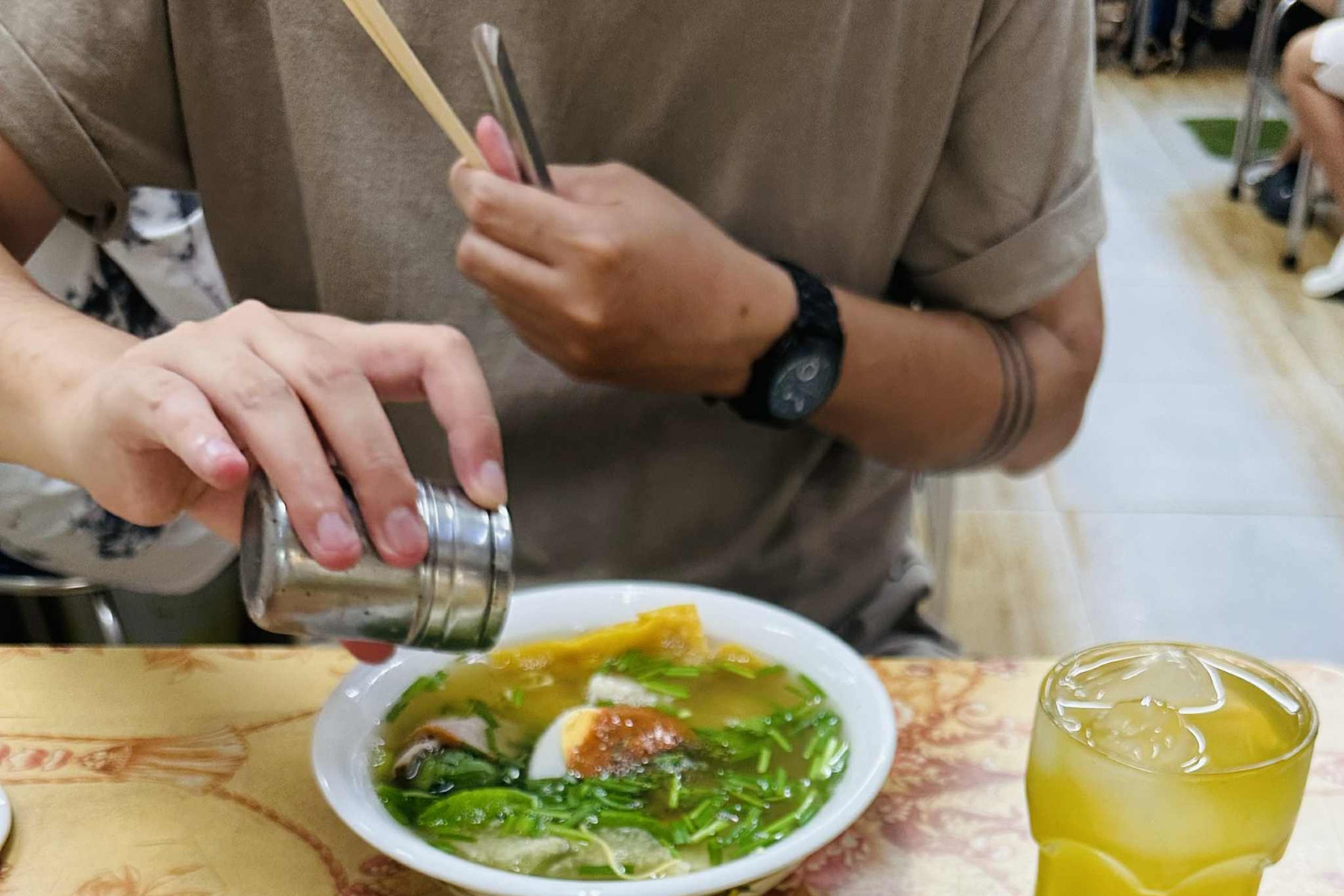 Thoát đột quỵ nhờ đi khám do biểu hiện lạ sau khi ăn sáng