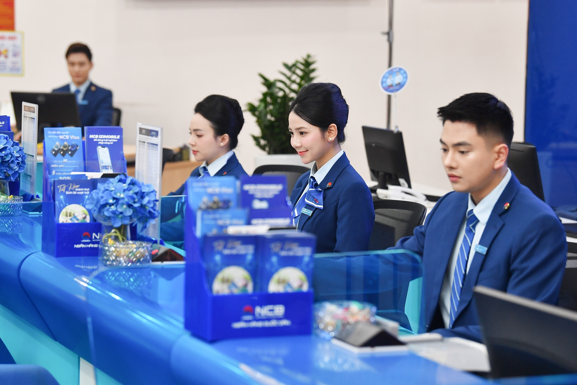 Vụ trưởng nói lý do phía sau việc ngân hàng cắt giảm nhân sự