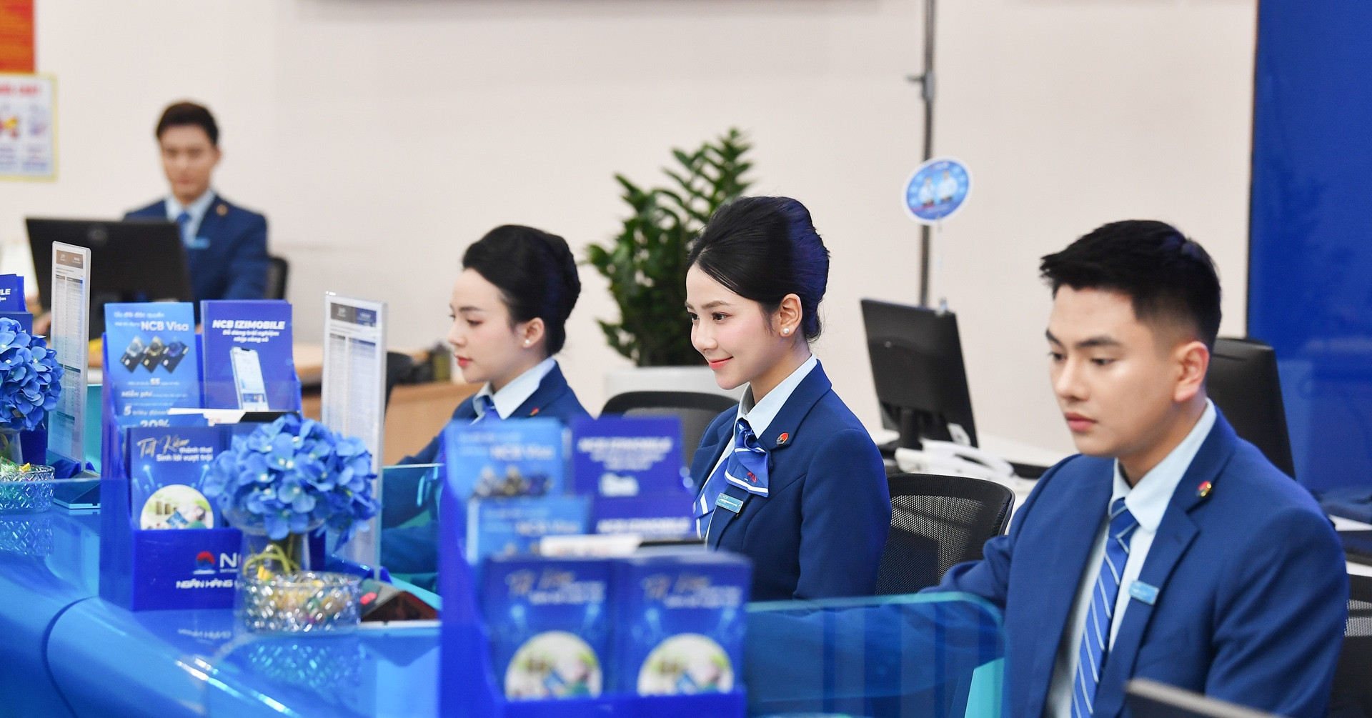 Vụ trưởng nói lý do phía sau việc ngân hàng cắt giảm nhân sự