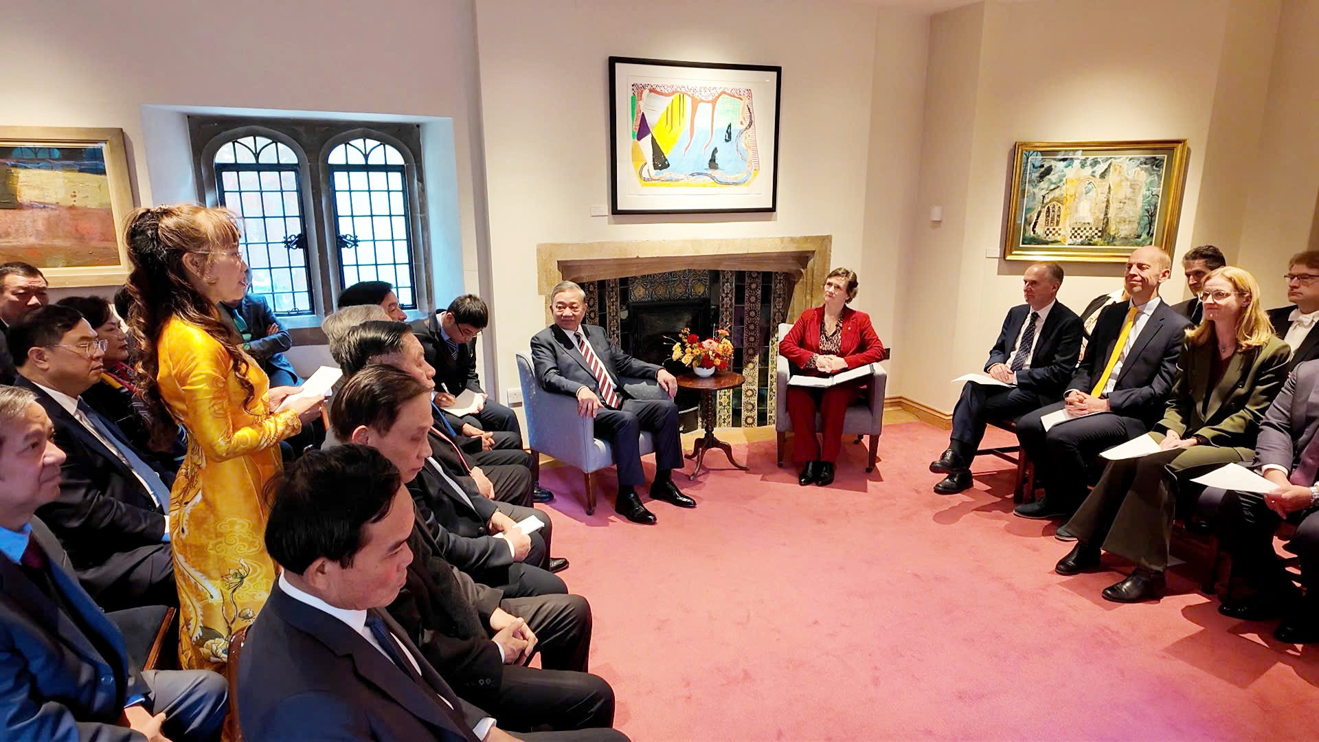 TS. Nguyễn Thị Phương Thảo cam kết tiếp tục mở rộng hợp tác cùng ĐH Oxford