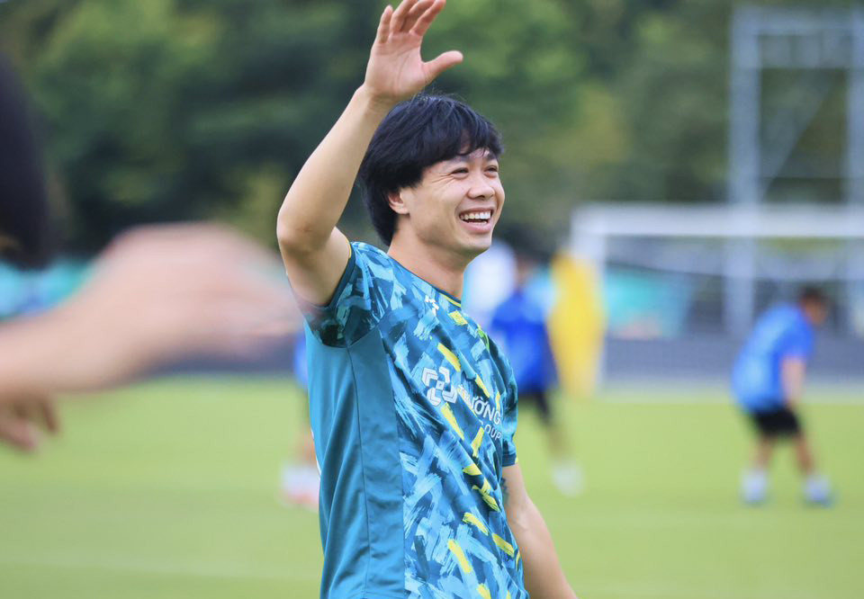 Công Phượng cười tươi rói, sẵn sàng tái xuất sau chấn thương cong phuong 7.jpg