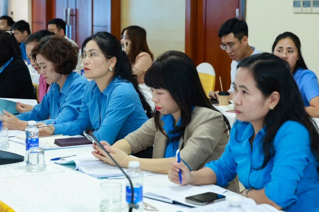 Đề xuất đưa nội dung “lương tối thiểu đủ sống” vào Văn kiện Đại hội 14